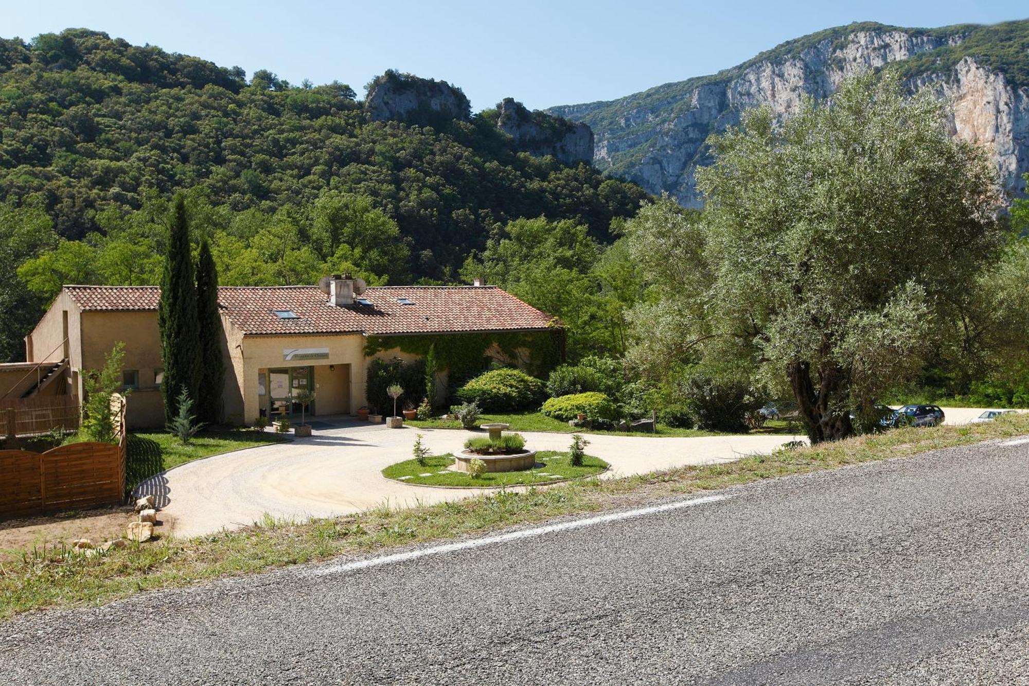 Vacanceole - Le Domaine De Chames - Pont D'Arc Vallon-Pont-dʼArc Kültér fotó
